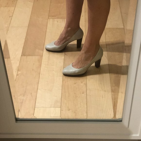 EUC Wonders Court Shoe - Cream Size 7 - Picture 2 of 13